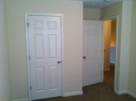 7160 Grosbeak St in Union City, GA - Building Photo