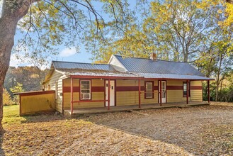 1124 Palmyra Rd in Clarksville, TN - Building Photo - Building Photo