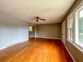 58 Longview Rd in Asheville, NC - Building Photo - Building Photo