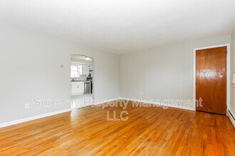 18 Crest Ave in Pennington, NJ - Building Photo - Building Photo