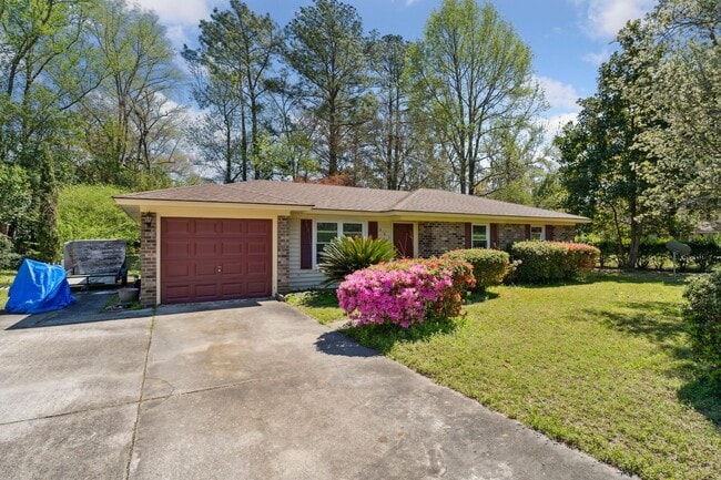 407 Simpson St in Hinesville, GA - Building Photo - Building Photo