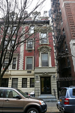 305 W 84th St in New York, NY - Building Photo - Building Photo