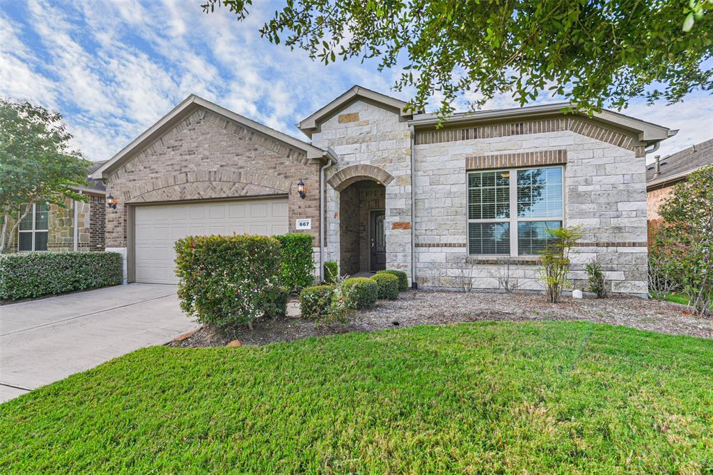 667 Tenuta Ln in League City, TX - Building Photo