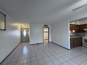 2901 East Roosevelt Street in Phoenix, AZ - Foto de edificio - Interior Photo