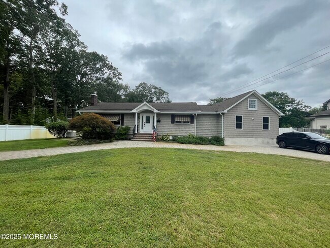 property at 72 Whalepond Rd