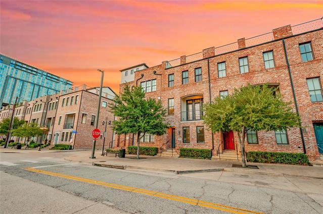 620 S Pearl Expy in Dallas, TX - Building Photo - Building Photo