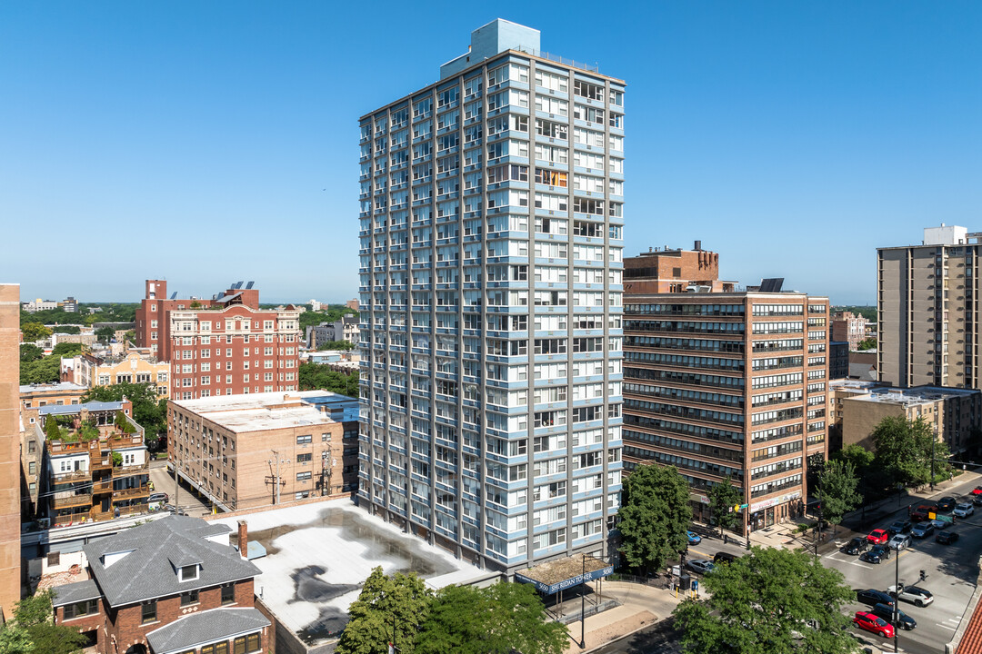 Sheridan Tower - 5650 N Sheridan Rd in Chicago, IL - Foto de edificio