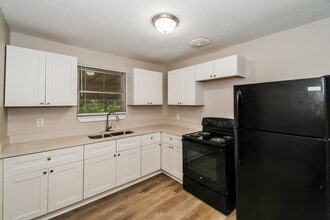 7258 Greenway Dr in Jacksonville, FL - Building Photo - Building Photo