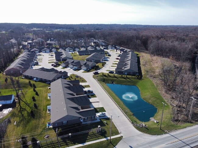 Wilcox Meadows in Twinsburg, OH - Foto de edificio - Building Photo