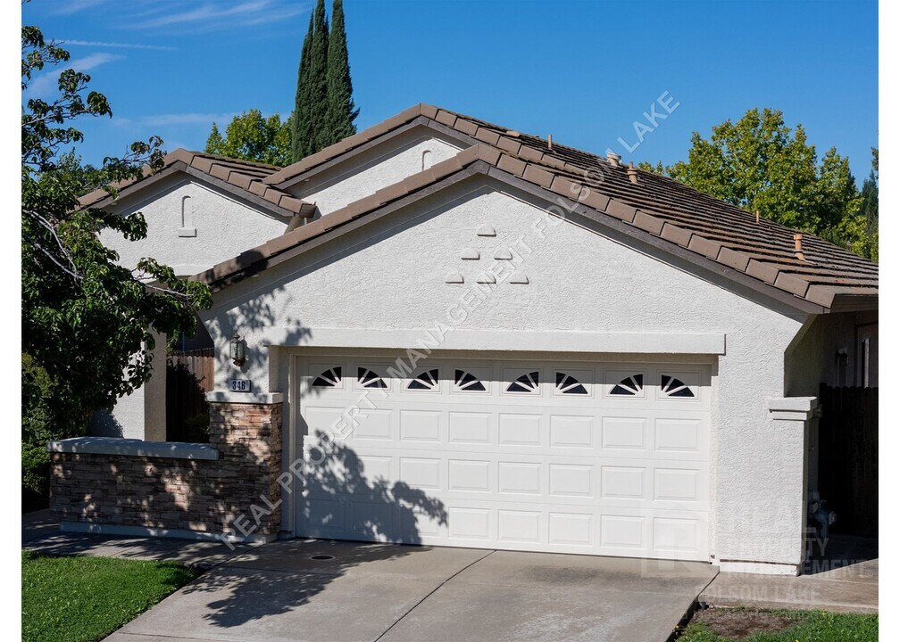 346 Leckenby Way in Folsom, CA - Building Photo