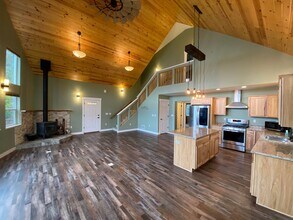 22441 Mirror Lake Dr in Anchorage, AK - Building Photo - Building Photo