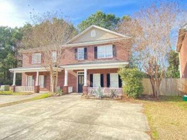 property at 207 Ivy Park Ln