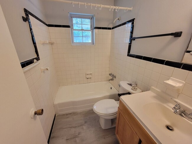 2204 McConnell Rd in Greensboro, NC - Building Photo - Building Photo