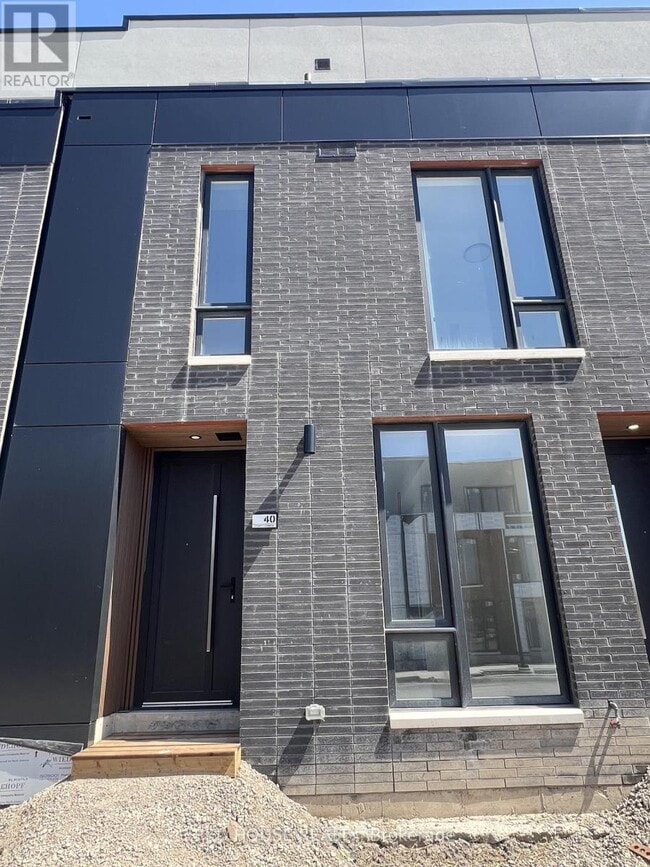 property at 40 Everett Cmn