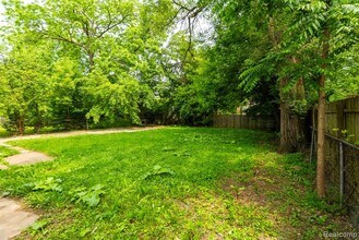 12710 Kelly Rd in Detroit, MI - Building Photo - Building Photo