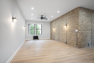 1318 W Birchwood Ave in Chicago, IL - Foto de edificio - Building Photo