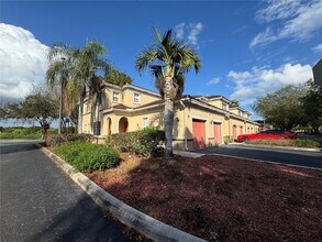 2557 Centergate Dr in Miramar, FL - Building Photo - Building Photo