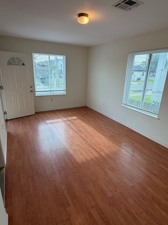 2114 Feliciana St in New Orleans, LA - Building Photo - Building Photo