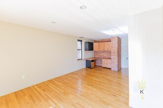 96 Gainsborough St, Unit 206W in Boston, MA - Building Photo - Building Photo