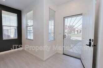 7817 Westbourne Way in Antelope, CA - Building Photo - Building Photo