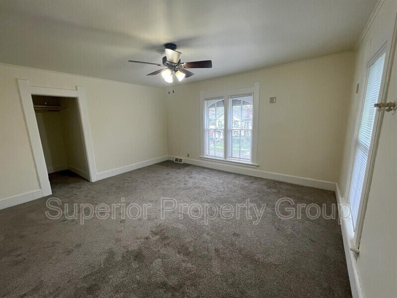 159 S Jackson St in Janesville, WI - Building Photo