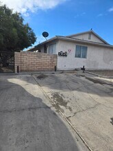 1824 E Bonanza Rd in Las Vegas, NV - Foto de edificio - Building Photo