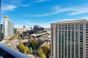 3324 Peachtree Rd NE in Atlanta, GA - Building Photo