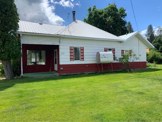 property at 201 W Southwic Ave