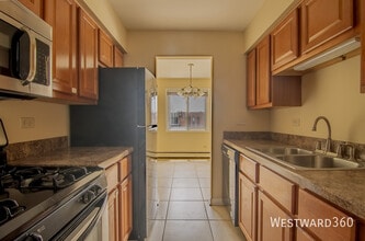 5720 W 128th St in Crestwood, IL - Building Photo - Building Photo