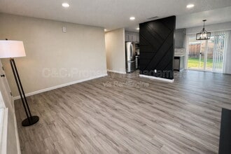 600 Lorelei Ln in Patterson, CA - Building Photo - Building Photo