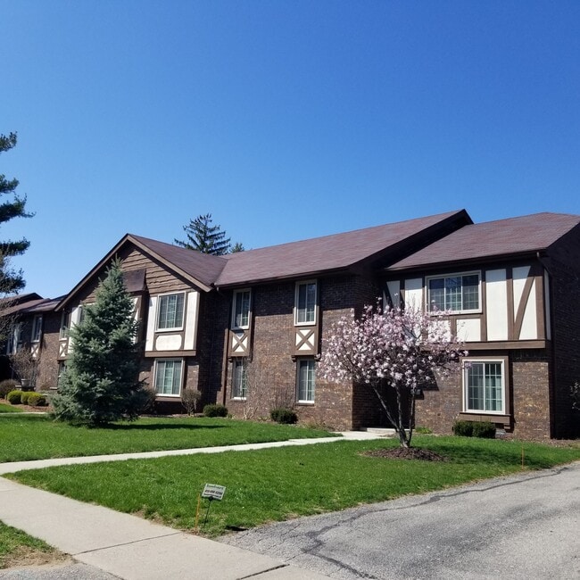 6558 Kingsbridge Dr in Sylvania, OH - Building Photo - Building Photo