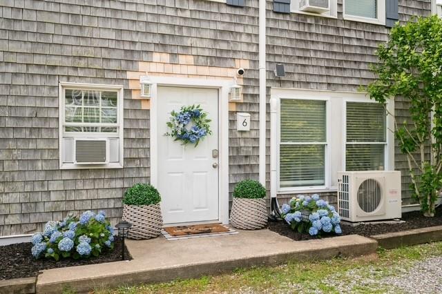 6 Richmond Dr in Westerly, RI - Building Photo