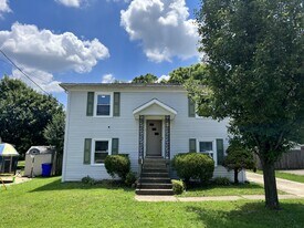 3700 Hillcross Dr in Louisville, KY - Building Photo