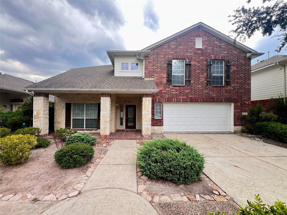 11011 Christmas Fern St in Houston, TX - Building Photo