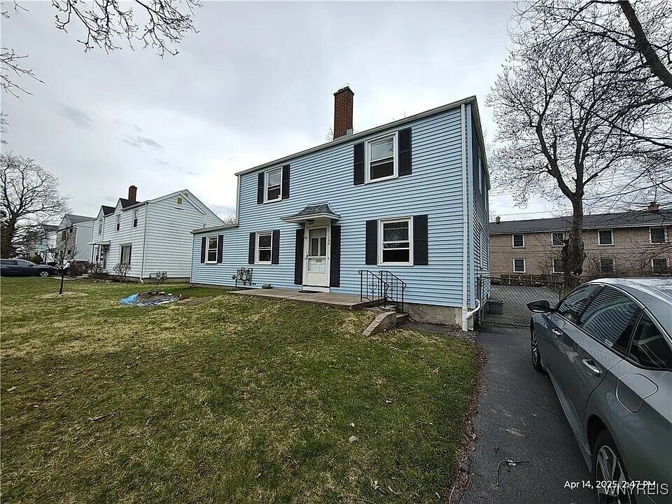 102 Ellen Dr in Buffalo, NY - Building Photo
