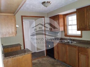 319 Charvid Ave in Mansfield, OH - Building Photo - Building Photo
