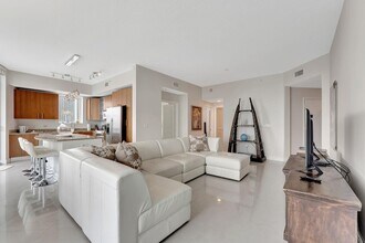 1945 S Ocean Dr, Unit 1408 in Hallandale Beach, FL - Foto de edificio - Building Photo