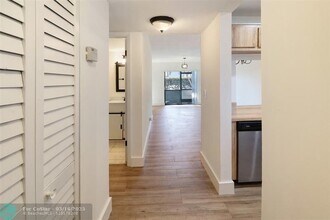 10524 NW 10th St in Pembroke Pines, FL - Building Photo - Building Photo