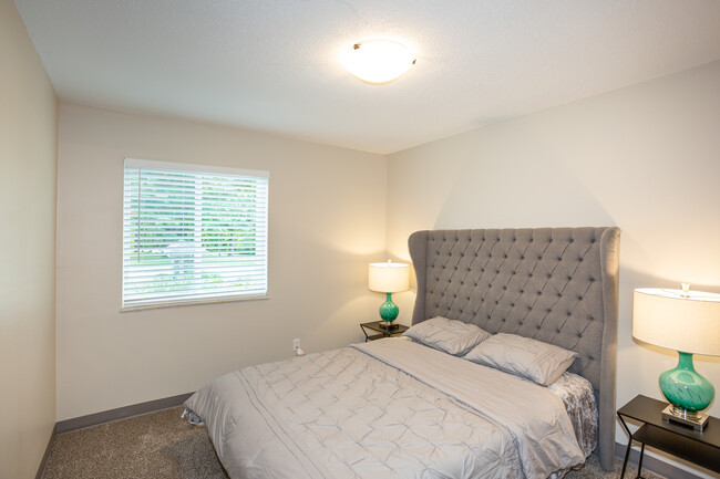 Parkway Apartments in Columbia, MO - Foto de edificio - Interior Photo