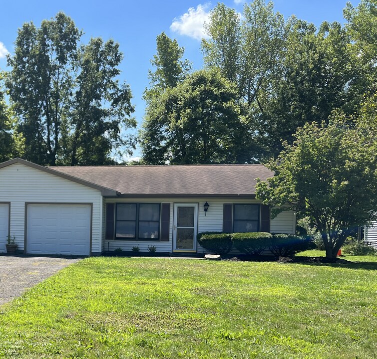 7548 Anderson Ave NE in Warren, OH - Building Photo