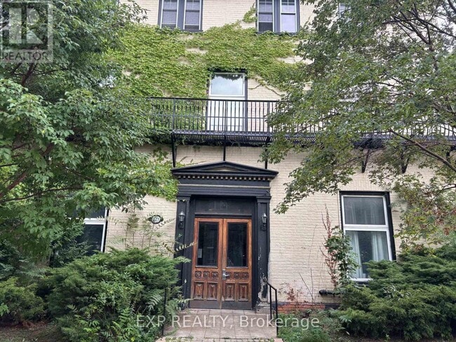 property at 123-123 MacNab St S