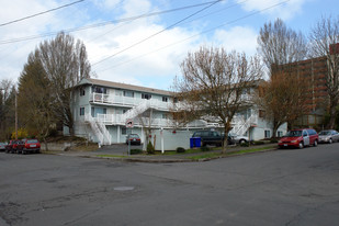 Bridgepointe Apartments in Portland, OR - Building Photo - Building Photo