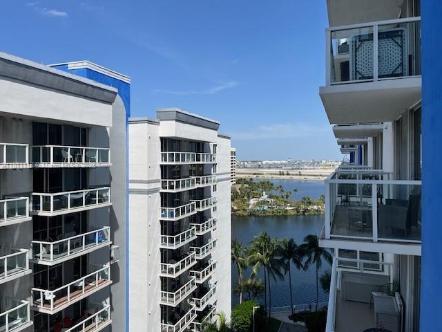 5085 NW 7th St in Miami, FL - Building Photo - Building Photo