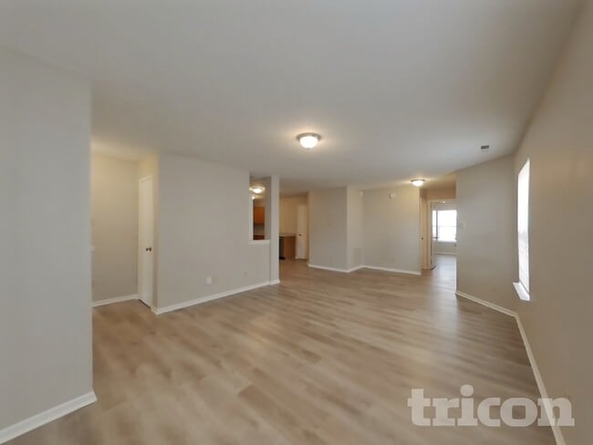 683 Florence Dr in Greenfield, IN - Foto de edificio - Building Photo