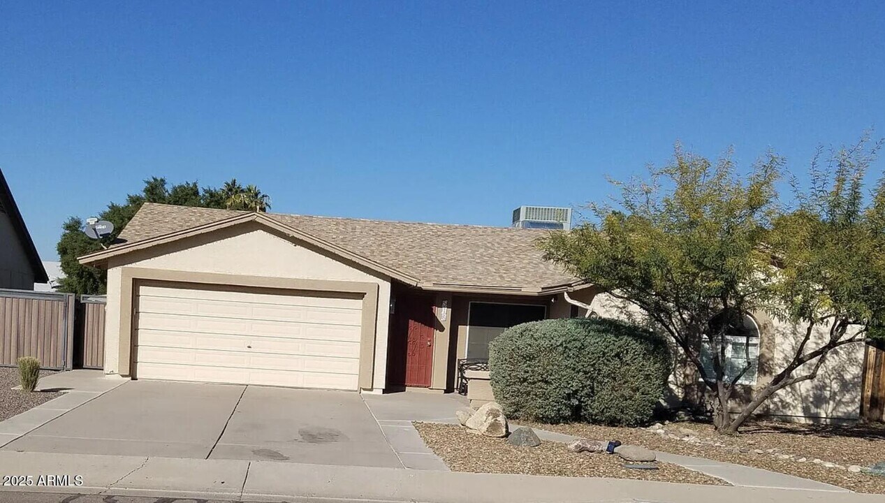 518 W Rosemonte Dr in Phoenix, AZ - Building Photo
