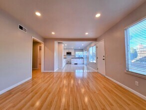 1633 Swangate Way in San Jose, CA - Building Photo - Building Photo