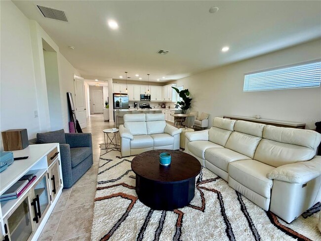 8141 Sternway Rd in Sarasota, FL - Building Photo - Building Photo