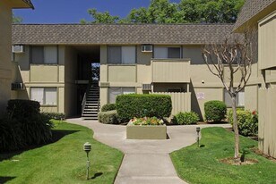 7007 Inglewood Ave in Stockton, CA - Building Photo