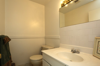 Camelot Townhomes in Richmond, VA - Building Photo - Interior Photo