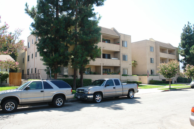 460 Salem St in Glendale, CA - Foto de edificio - Building Photo